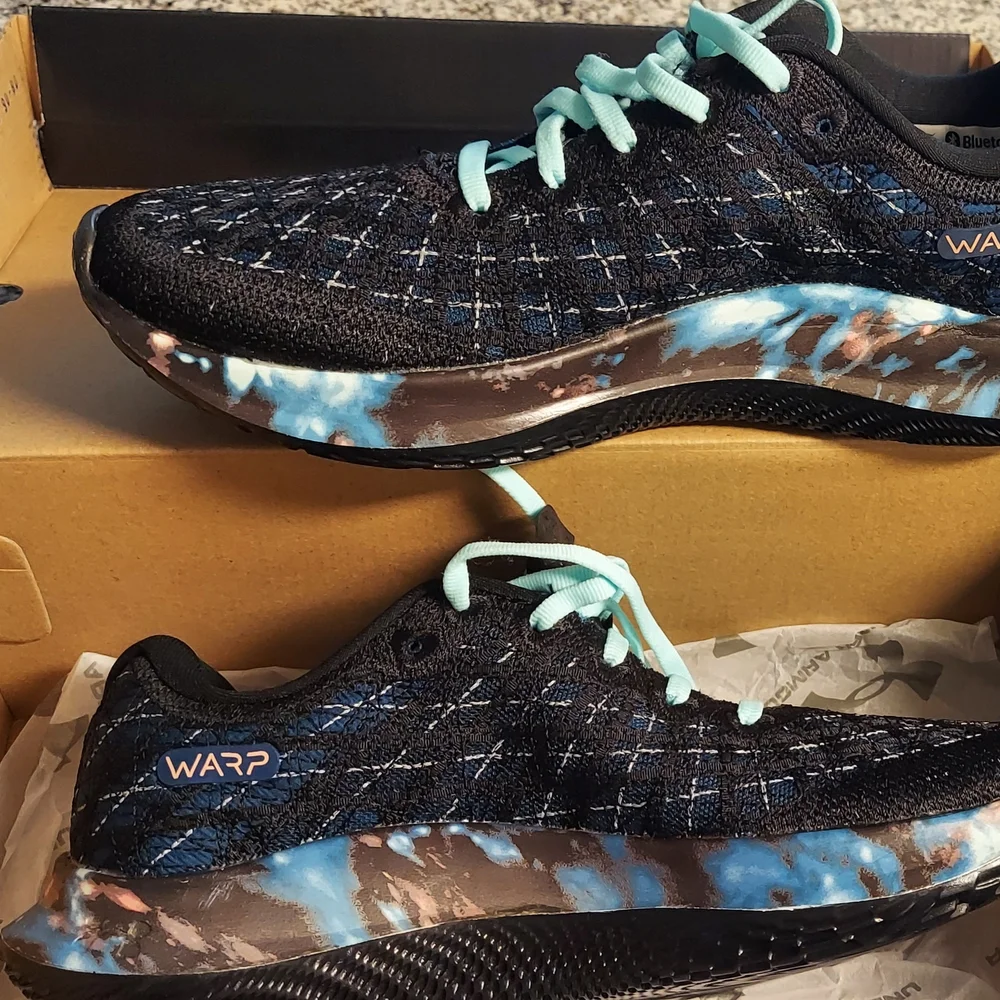 Women's Size 9 Under Armour Black and Blue Running Shoes Bluetooth Connection - Picture 1 of 7